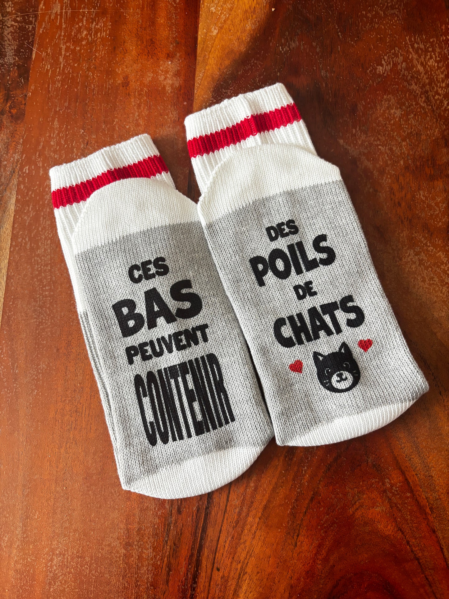 Bas de type chalet - POILS DE CHAT